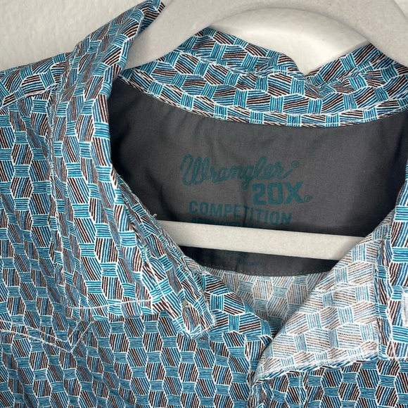 Wrangler Men’s Blue Casual Button Down Shirt with Geometric Pattern - Picture 3 of 6
